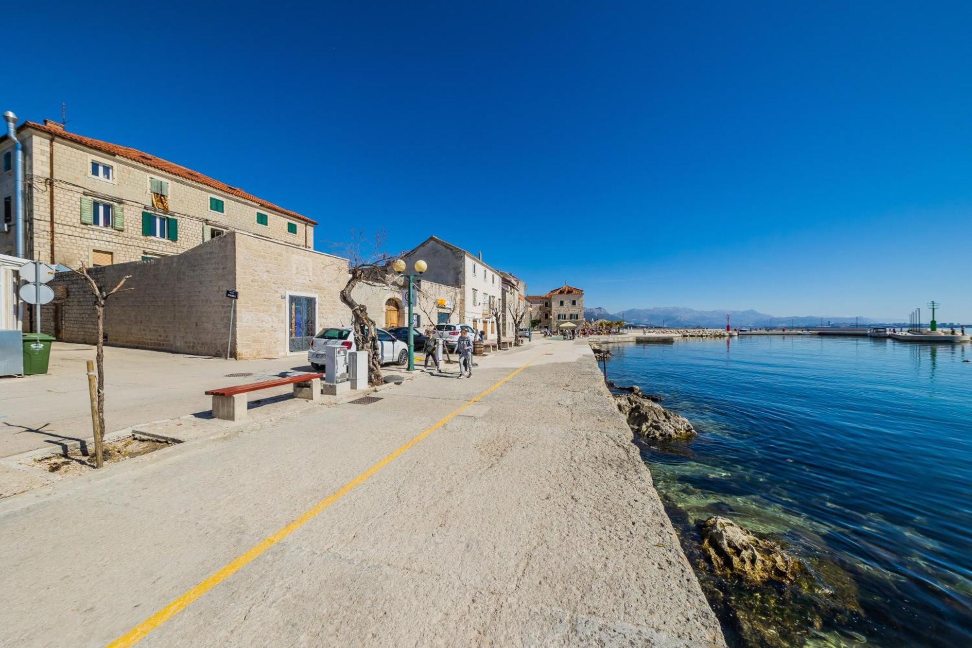 Modern Apartment Nikola In A Quiet Area Kastel Stari Exterior photo