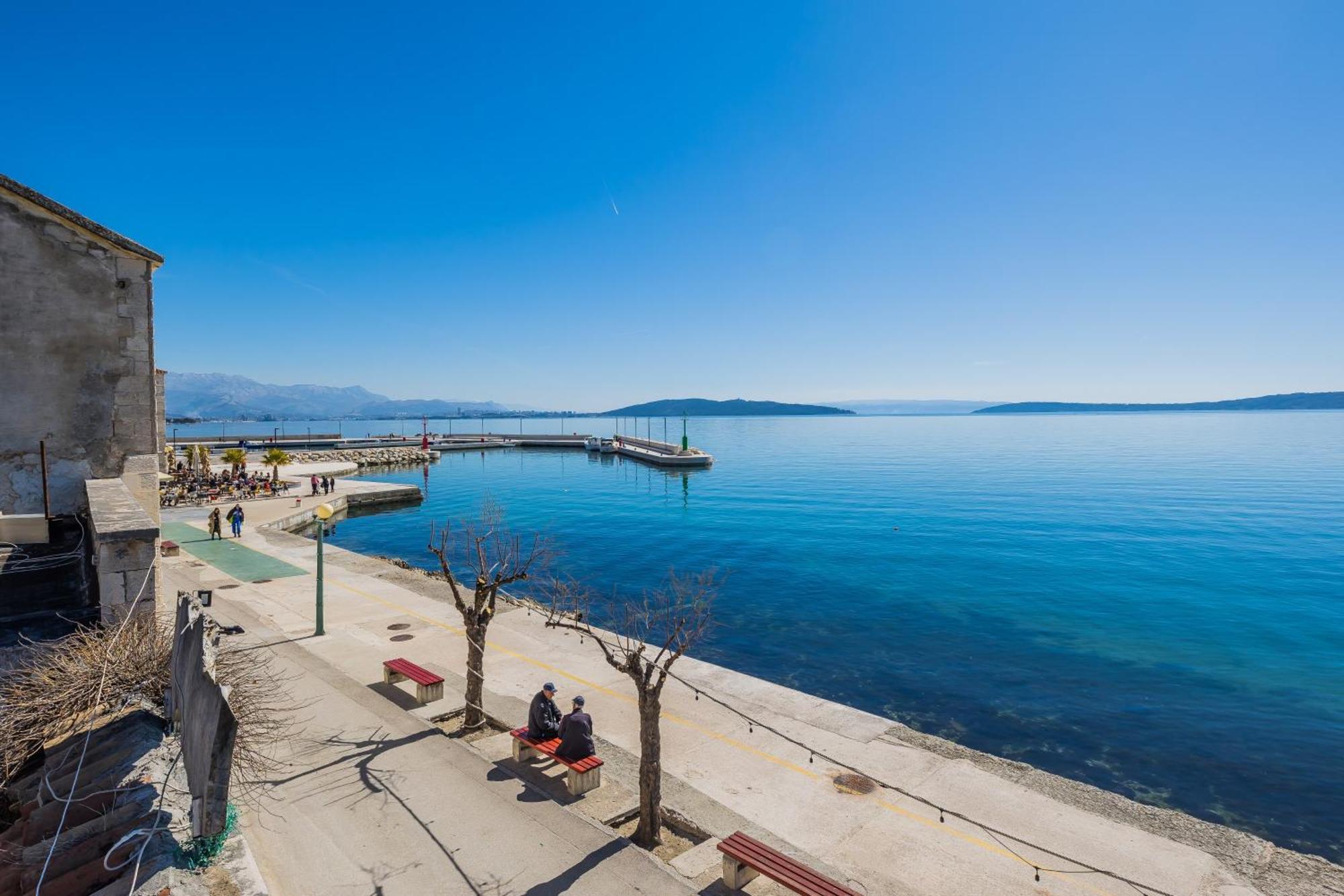 Modern Apartment Nikola In A Quiet Area Kastel Stari Exterior photo
