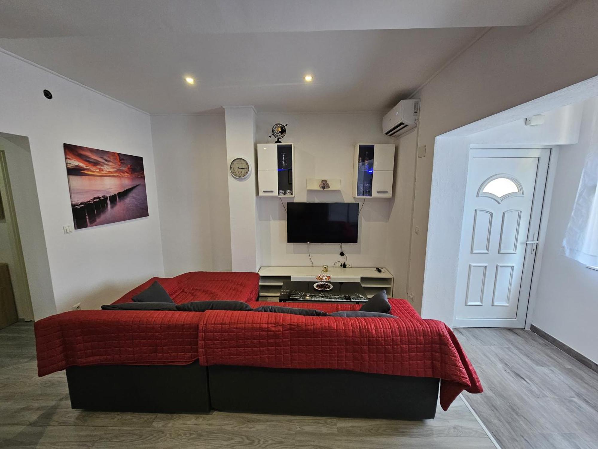 Modern Apartment Nikola In A Quiet Area Kastel Stari Exterior photo